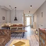 Bretterbude 3* هايليغنهافن