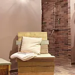 Bretterbude Hotel 3*